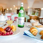 Luci Di La Muntagna Hotel 4*